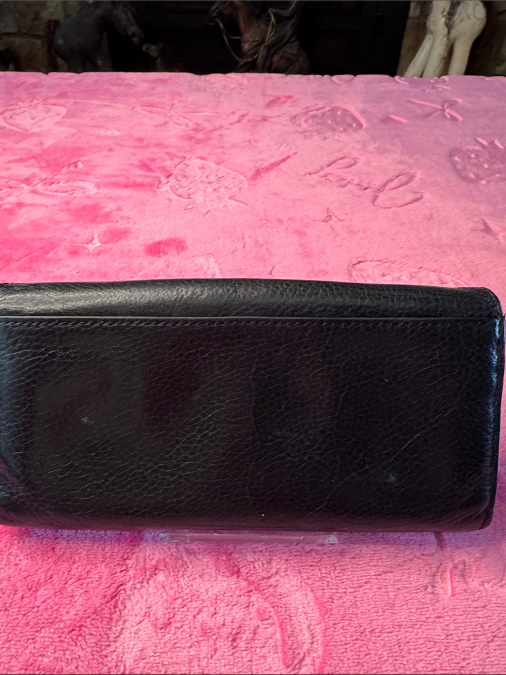 Coach Soft Black Leather Slim Flap Wallet — Multiple Pockets, Zip Interior - Picture 3 of 12